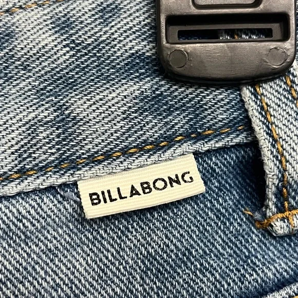 Billabong Women’s size 26 Light Blue Denim Shorts - Picture 5 of 9